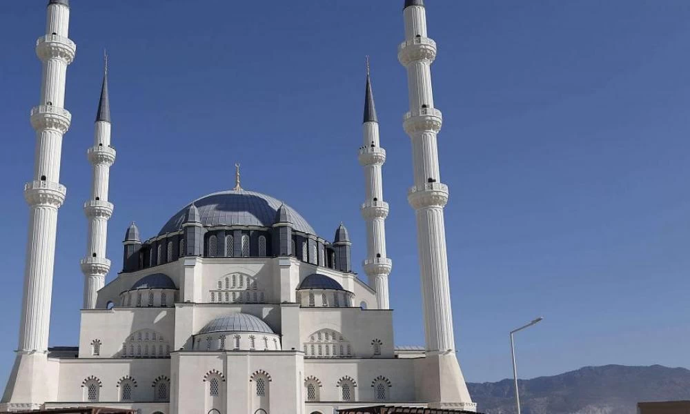 Ο Ερντογάν απειλεί τουρκοκυπριακό δικαστήριο για την απαγόρευση των μαθημάτων Κορανίου!